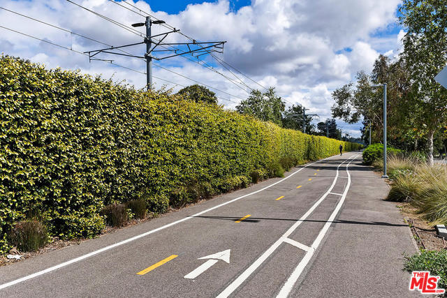 Building Photo - 10992 Exposition Blvd