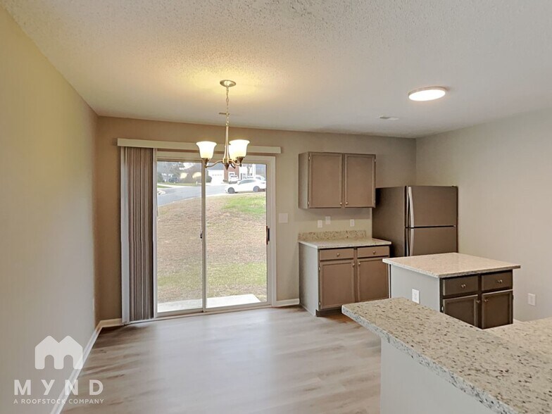 Building Photo - 11550 Stewarts Crossing Dr