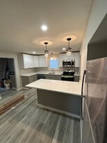 Building Photo - 13 Gladstone St