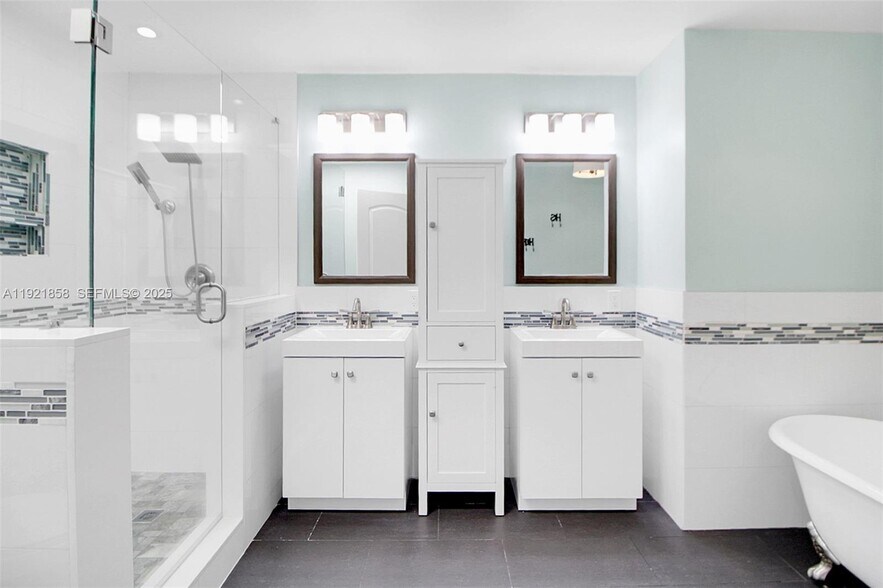 Building Photo - 1804 SW 102nd Ct