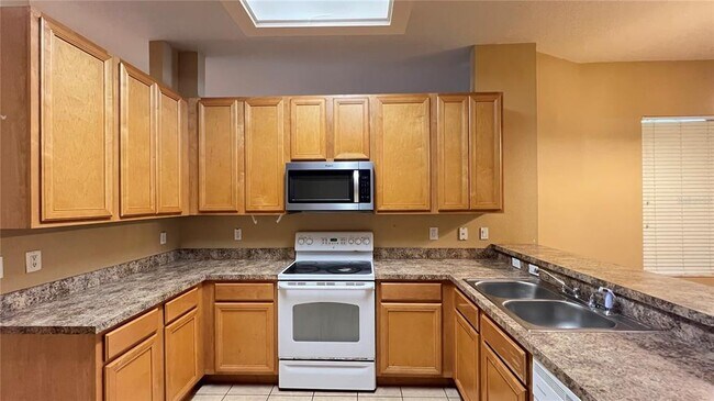 Building Photo - 15343 Grand Haven Dr