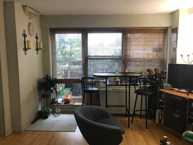 Building Photo - 520 E 81st St