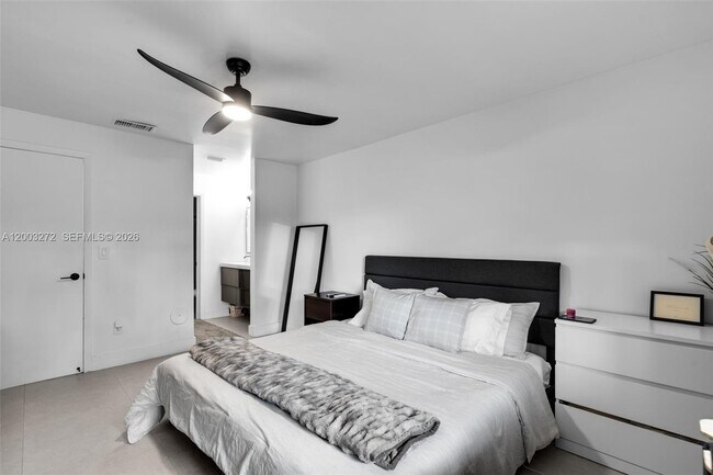 Building Photo - 250 SW 97th Terrace