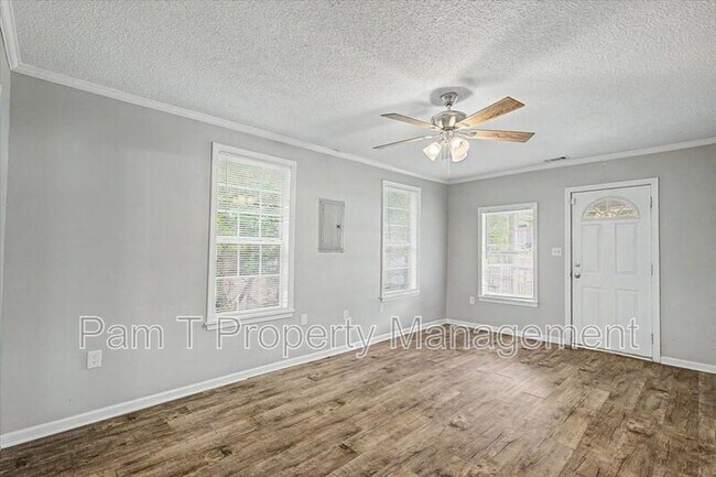 Building Photo - 212 W 58th St