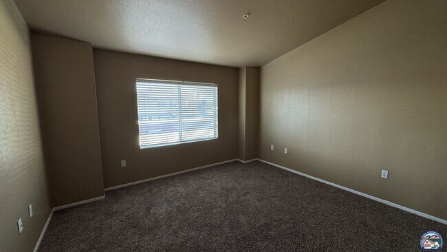 Building Photo - 1160 Rosas St