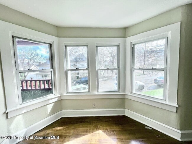 Building Photo - 636 Beech St