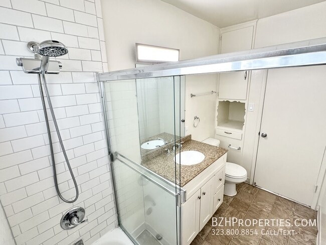 Building Photo - 5307 Vantage Ave