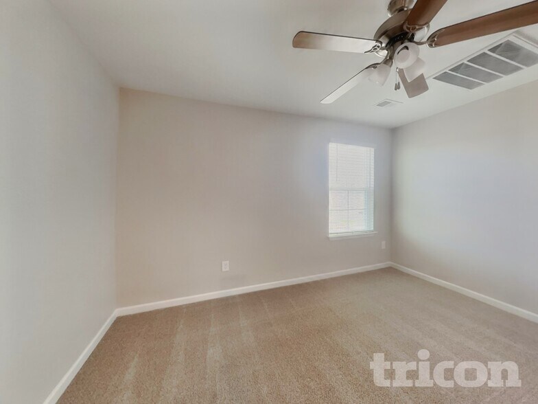 Building Photo - 6858 Keeneland Dr