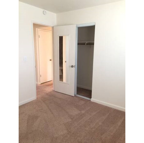 Building Photo - 1846 Primavera Dr