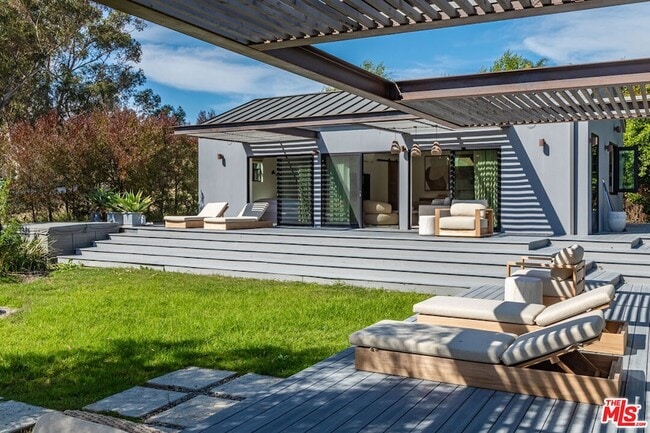 Building Photo - 28036 Sea Ln Dr