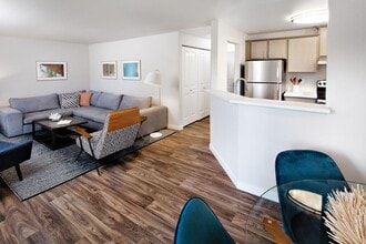 Building Photo - The Lakehouse