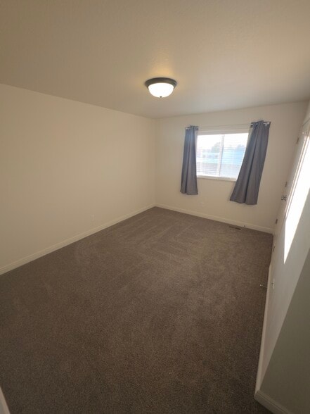 Building Photo - 250 W 1200 S