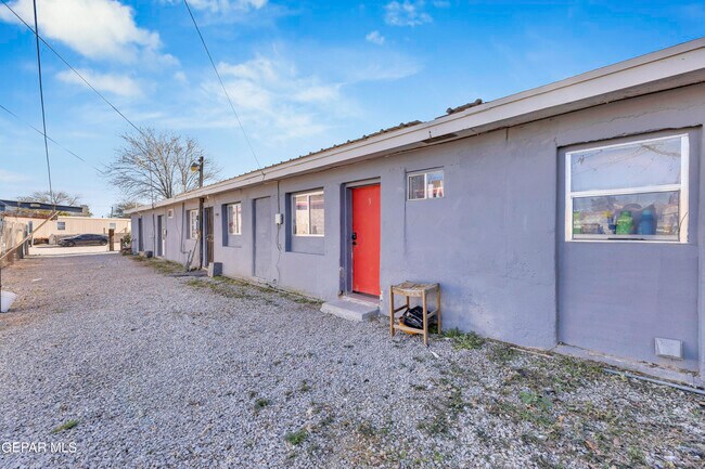 Building Photo - 218 NW I Ave