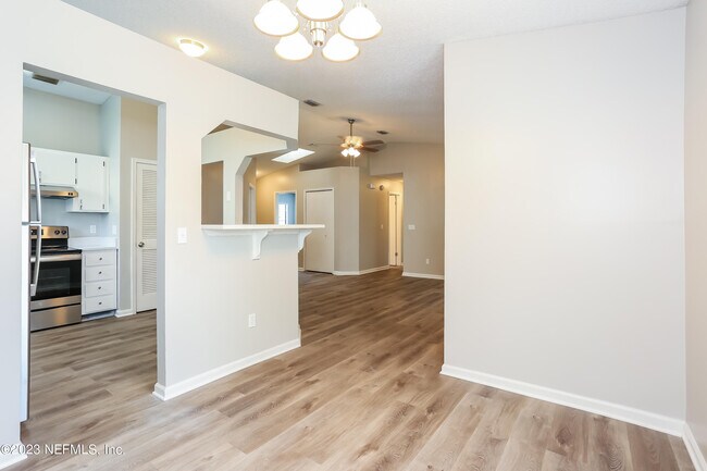 Building Photo - 1441 Kingfisher Ln N