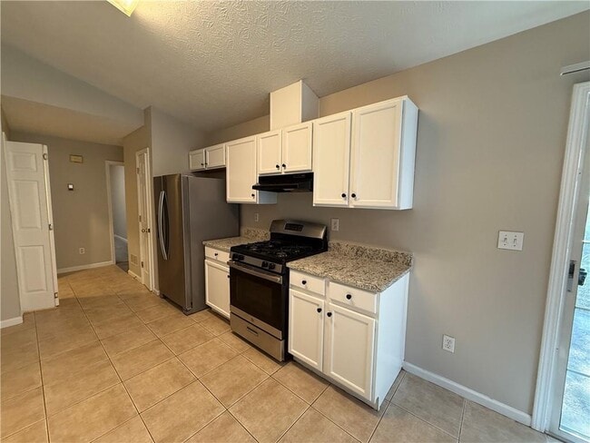 Building Photo - 217 Farmville Ct