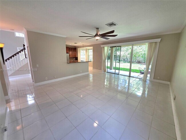 Building Photo - 584 Cambridge Dr