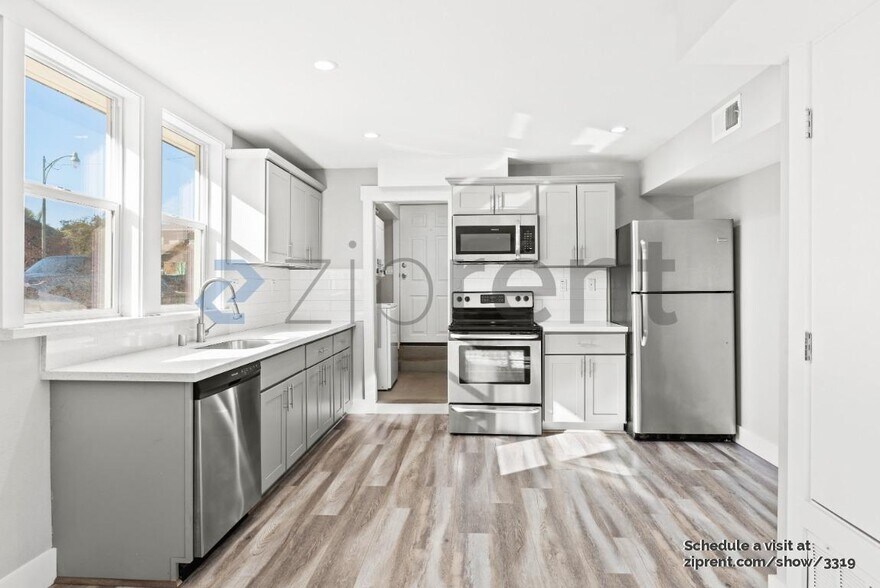 Building Photo - Unit A