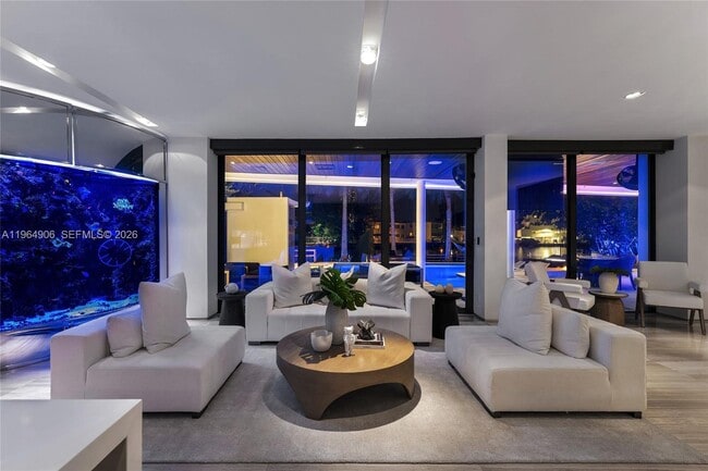 Building Photo - 528 Lakeview Ct