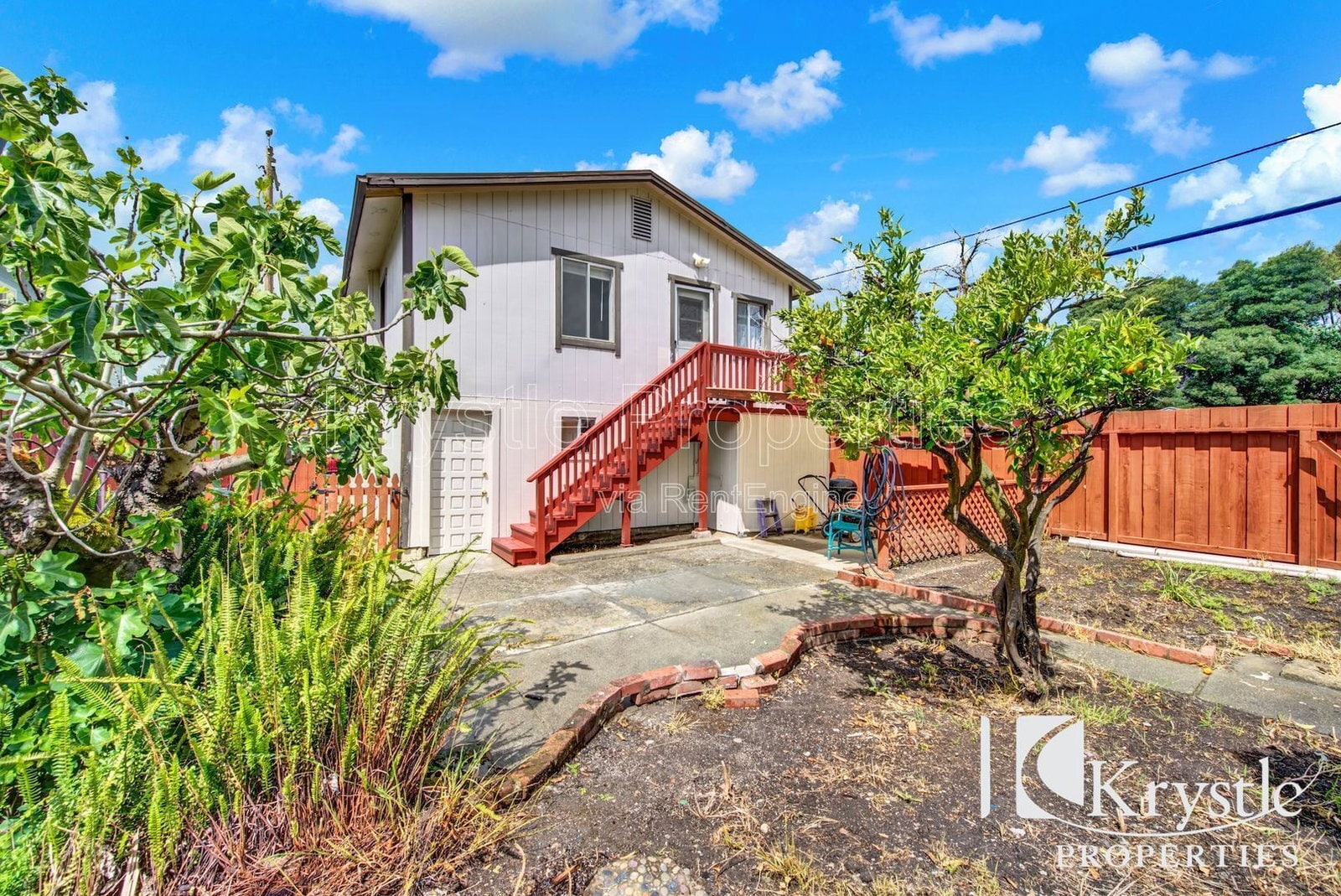 Building Photo - 153 Vaqueros Ave