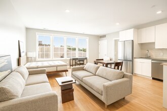 Building Photo - 2210 Wisconsin Ave NW