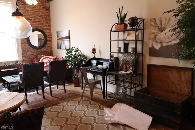 Building Photo - 101 S Wayne St