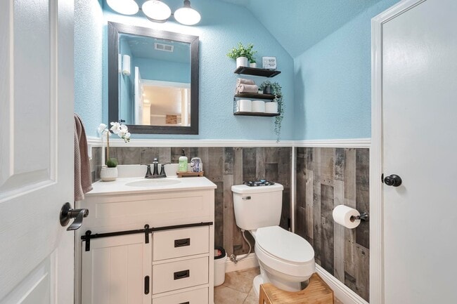 Building Photo - Your Spacious DREAM Home in The Heart of Gilbert!