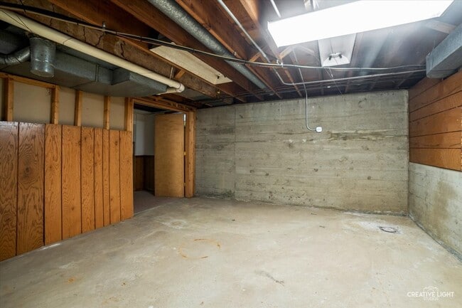 Building Photo - 38W686 Glenview Dr