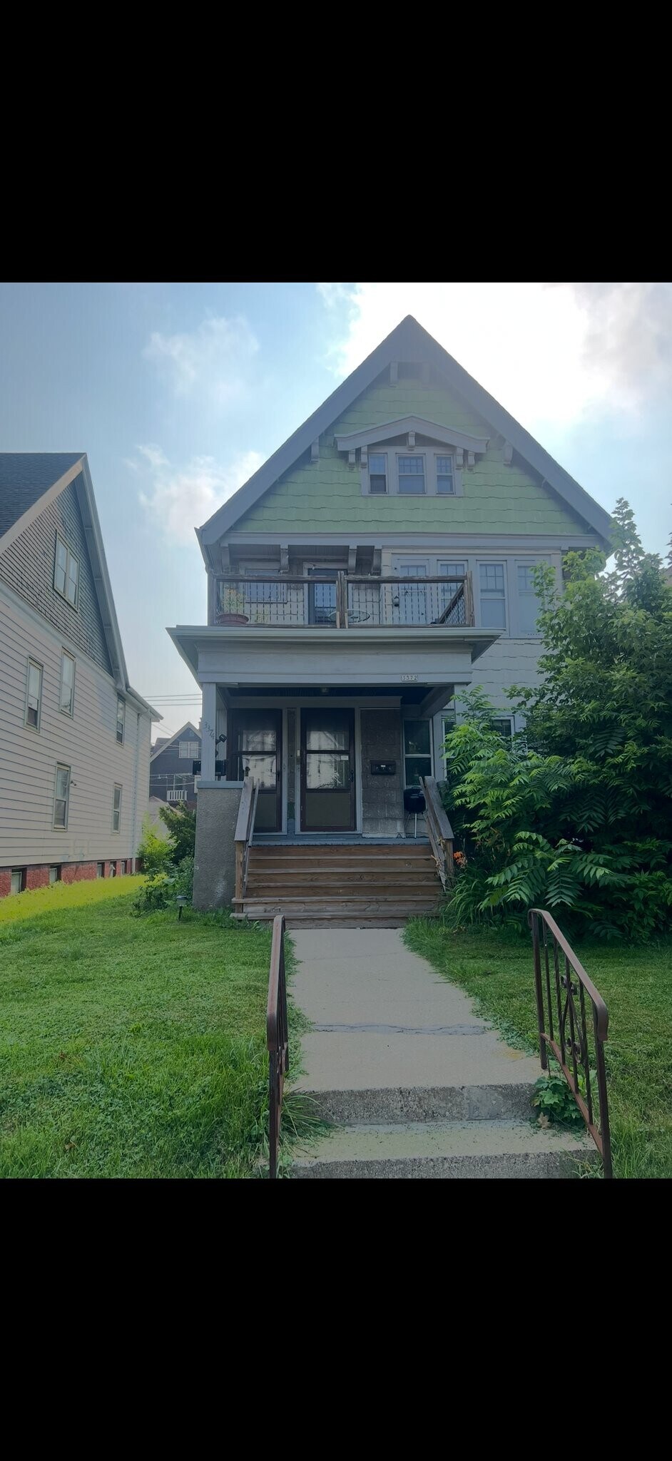 Building Photo - 3372 N Oakland Ave