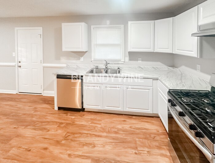 Building Photo - 108 Wesley Mill Ridge