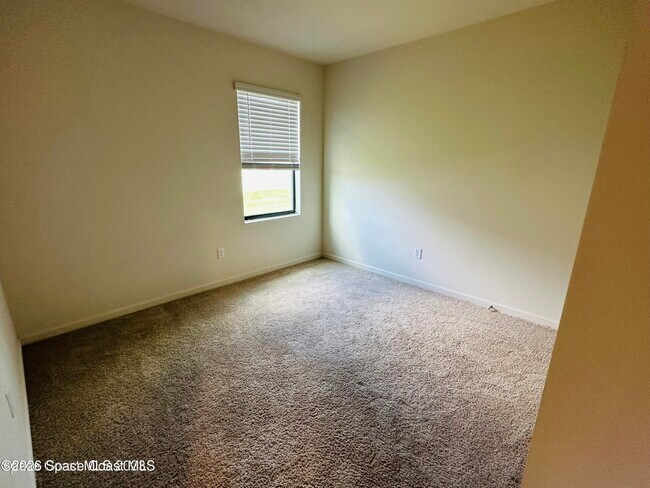 Building Photo - 519 Old Country SE Rd