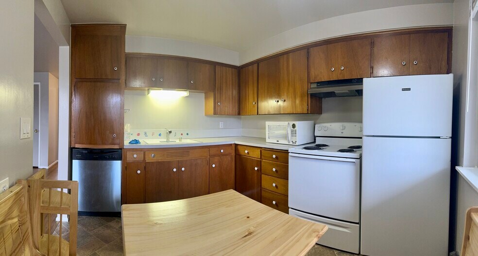 Building Photo - 521 Ave D