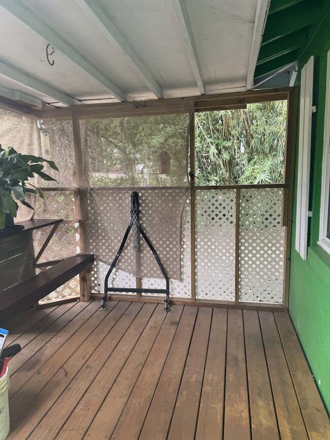 Building Photo - 1612 Pepper Dr