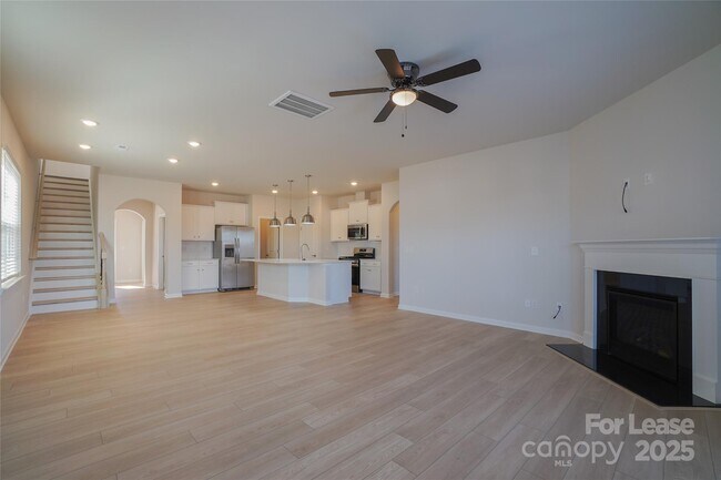 Building Photo - 1411 Caracara Ct
