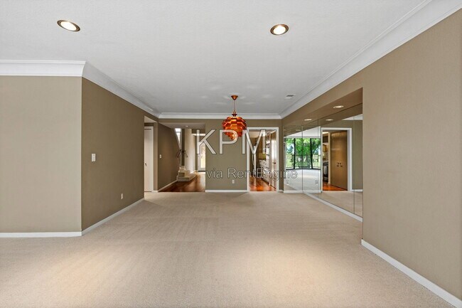 Building Photo - 6669 Embarcadero Dr