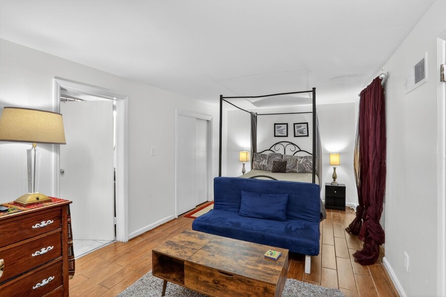 Building Photo - 843 Artwood Rd NE