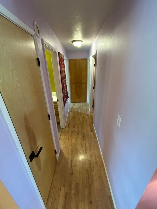 Building Photo - 3 Bedroom single level home w/garage AND free landscaping