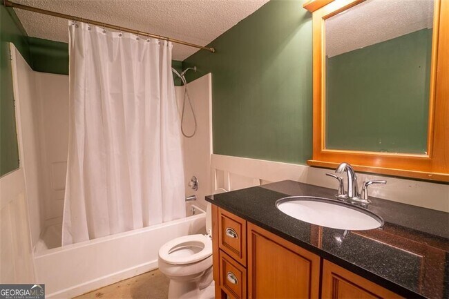 Building Photo - 1540 Magnolia Pl