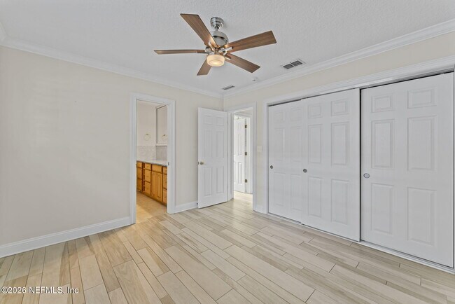 Building Photo - 618 8th Ave N