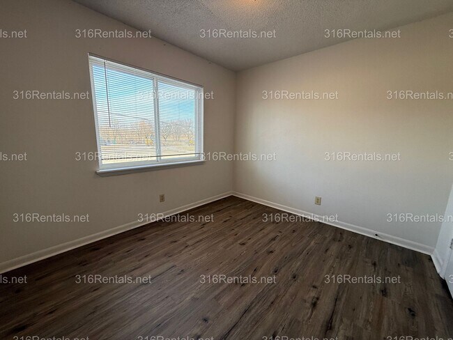 Building Photo - $675 - Accepting SECTION 8/ Housing Voucher 2 bedroom / 1 bathroom - Newly remodeled Apartment