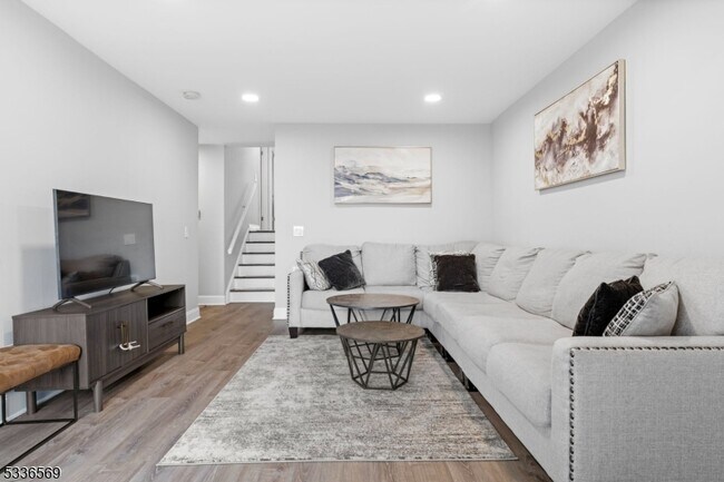 Building Photo - 3001 Revere Ct