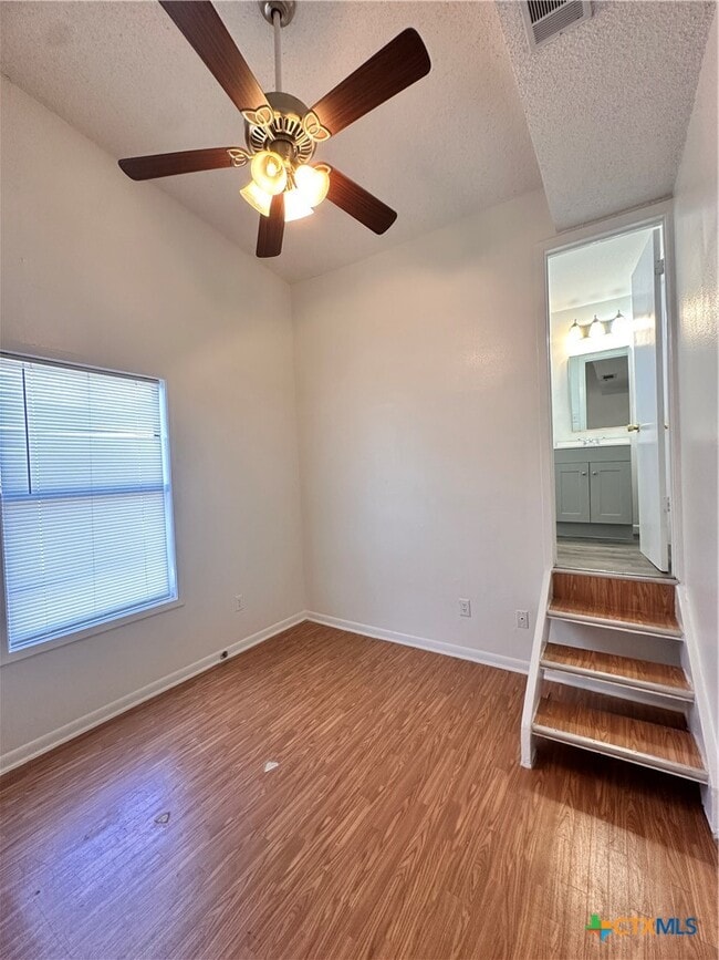 Building Photo - 899 Hillyer St