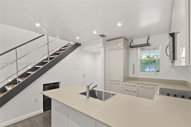 Building Photo - 3130 Bird Ave
