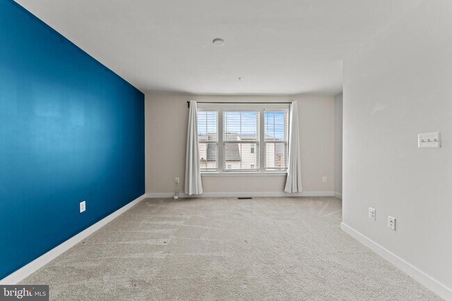 Building Photo - 224 S Newkirk St