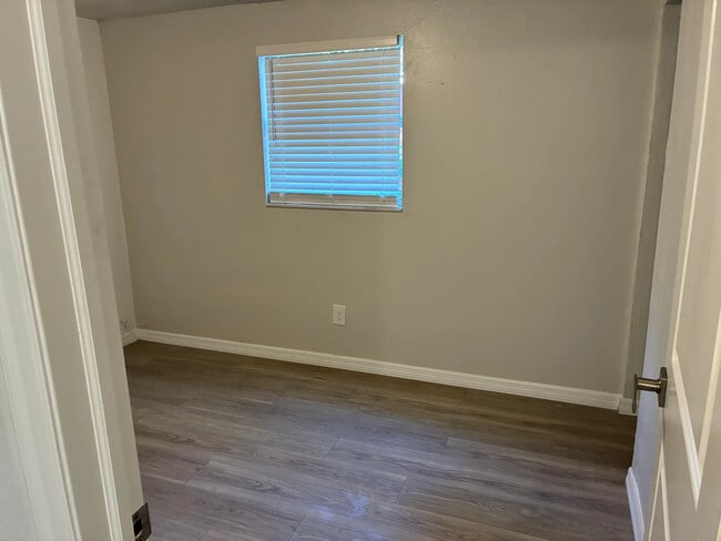 Building Photo - 2620 E 33rd Ave