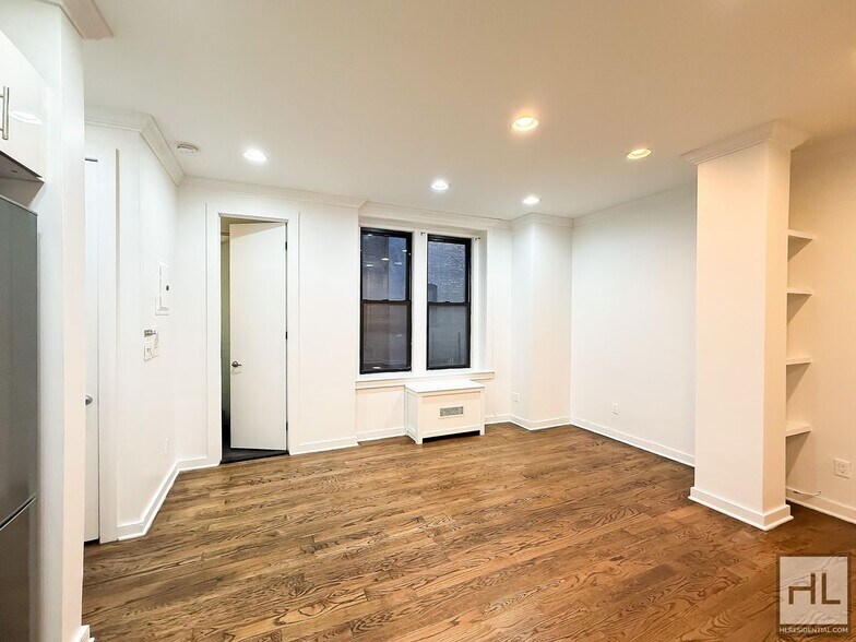 Building Photo - EASTERN PARKWAY / Crown Heights 1-Bed 1-Bath