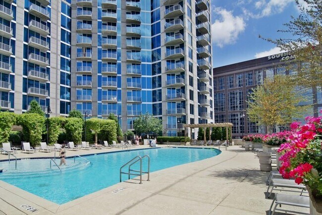 Building Photo - 400 W Peachtree St NW