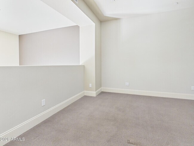 Building Photo - 4816 N Woodmere Fairway