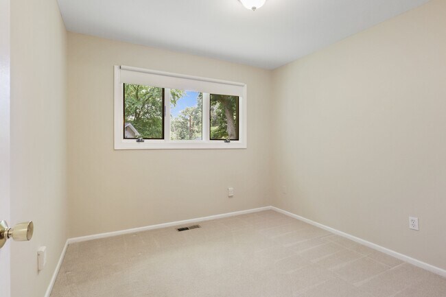Building Photo - 2527 Swift Run St