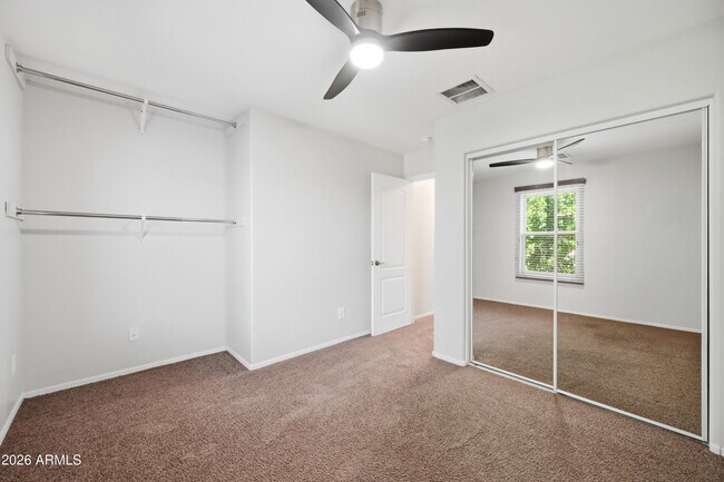 Building Photo - 2250 E Wayland Dr