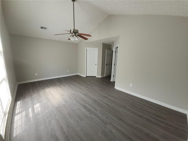 Building Photo - 3368 Eastmont Ln